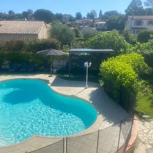 Climatise Avec Piscine Et Jardin Appartement